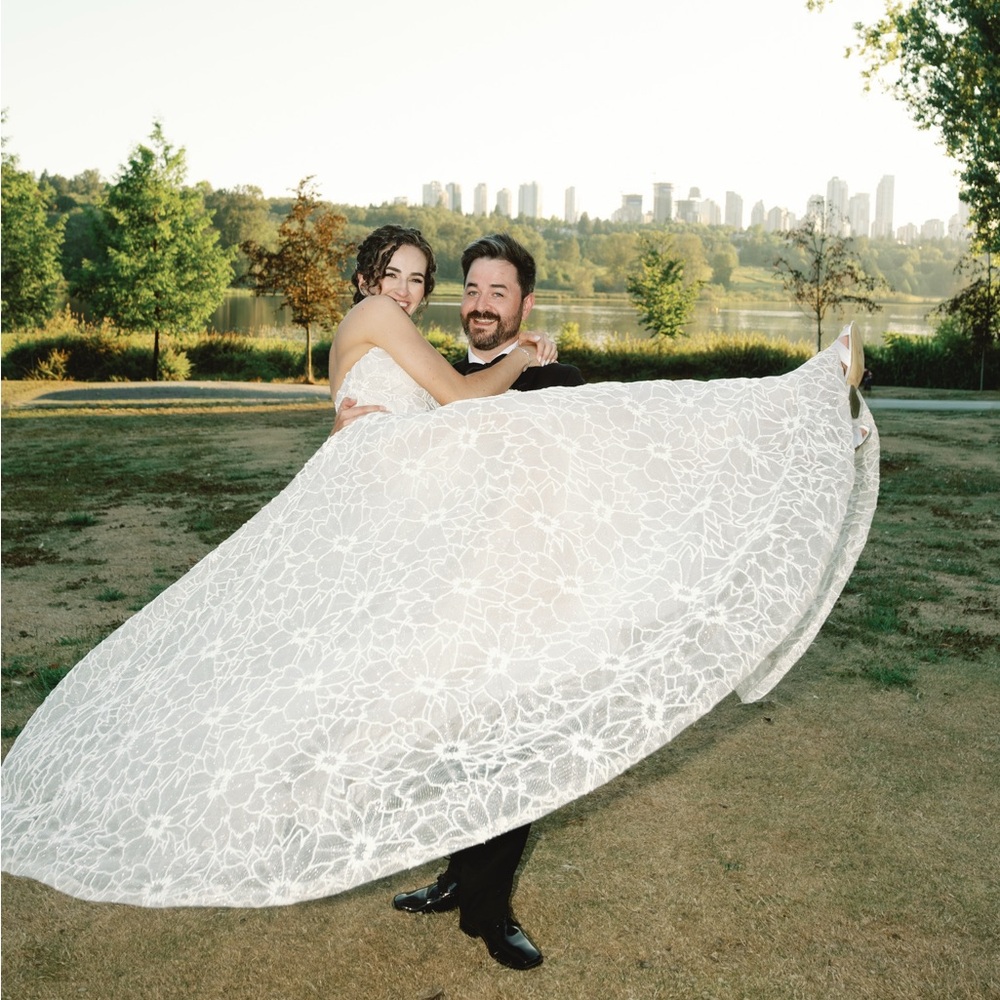 Pronovias Privée “The Jewels” 2024 Collection - Sanidine - Picture 13 of 14